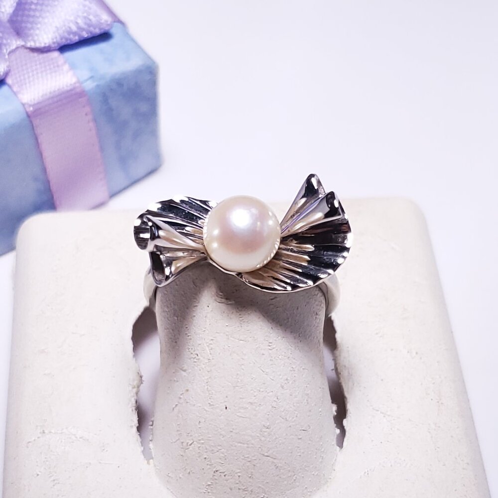 Estate 6.9mm Natural Cultured Pearl Winged Swirl 10Kt White Gold Ring #22030